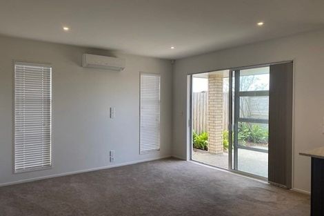 Photo of property in 1 Howden Lane, Golflands, Auckland, 2013