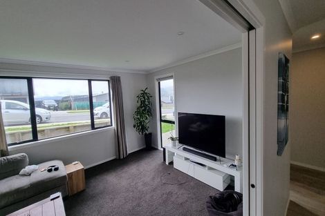Photo of property in 62 Hokioi Drive, Kenepuru, Porirua, 5022