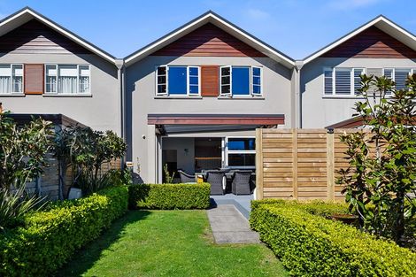 Photo of property in 250b Courtenay Street, Strandon, New Plymouth, 4312