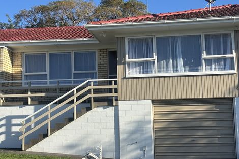 Photo of property in 3/2 Longbill Place, Glendene, Auckland, 0602