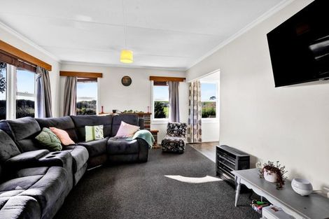 Photo of property in 100 Stanners Street, Eltham, 4322