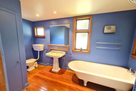 Photo of property in 23 Hawkhurst Road, Lyttelton, 8082