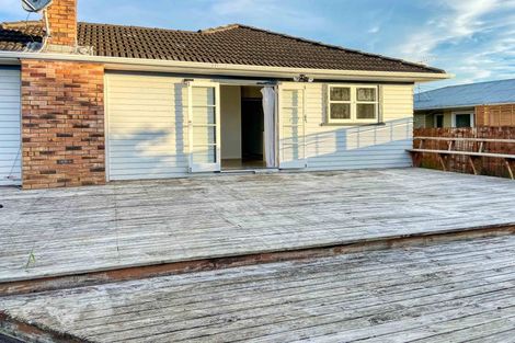 Photo of property in 1 Surrey Street, Manurewa, Auckland, 2102