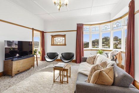 Photo of property in 39 Sutherland Crescent, Melrose, Wellington, 6023