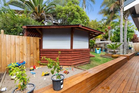 Photo of property in 30 Awaruku Road, Torbay, Auckland, 0630