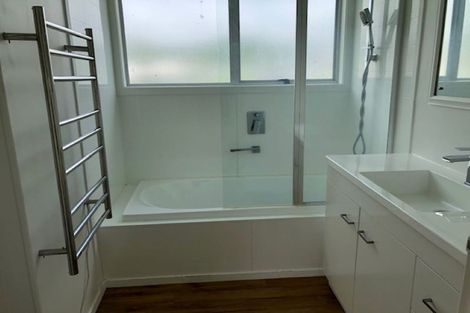 Photo of property in 12 Lipton Grove, Opaheke, Papakura, 2113