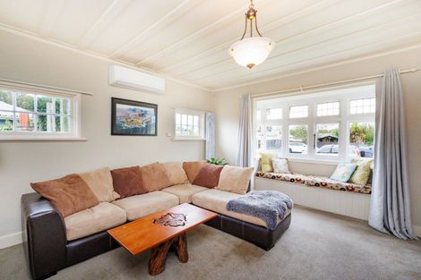 Photo of property in 27 Brightwater Terrace, Terrace End, Palmerston North, 4410