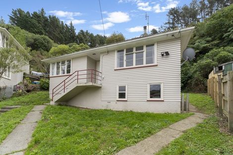 Photo of property in 20 Greer Crescent, Tawa, Wellington, 5028