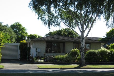 Photo of property in 1/439 Memorial Avenue, Burnside, Christchurch, 8053