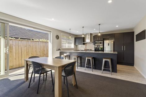 Photo of property in 5 Mahia Lane, Waikanae, 5036