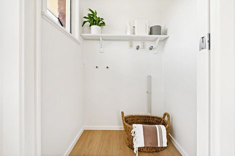 Photo of property in 1/34 Old Lake Road, Narrow Neck, Auckland, 0624