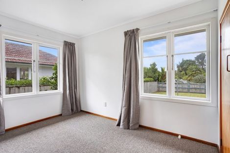 Photo of property in 73 Roberts Road, Te Atatu South, Auckland, 0610