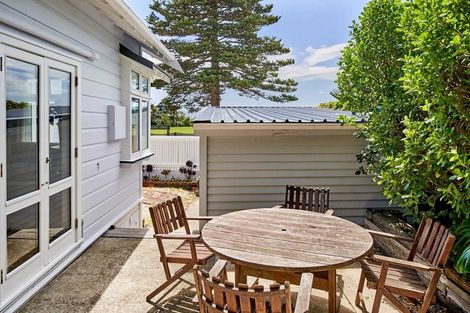 Photo of property in 57 Marine Parade, Eastbourne, Lower Hutt, 5013