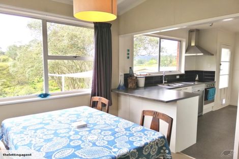 Photo of property in 12 Shaw Road, Oratia, Auckland, 0604