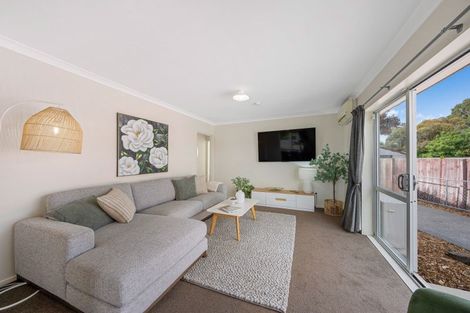 Photo of property in 22 Sandown Crescent, Aranui, Christchurch, 8061