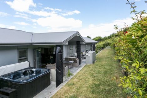 Photo of property in 18 Oak Place, Poraiti, Napier, 4112