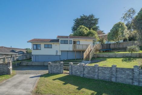 Photo of property in 11 Forster Place, West Harbour, Auckland, 0618