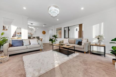 Photo of property in 97 Mt Lebanon Crescent, The Gardens, Auckland, 2105