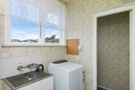 Photo of property in 32 Bracken Road, Paparangi, Wellington, 6037