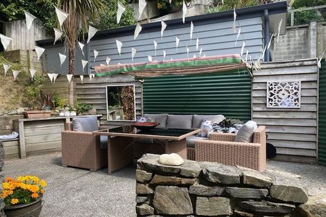 Photo of property in 33 Makara Road, Karori, Wellington, 6012