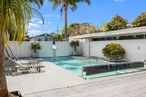 Photo of property in 25 Norwood Road, Bayswater, Auckland, 0622