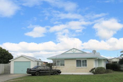 Photo of property in 16 Longstead Avenue, Papamoa Beach, Papamoa, 3118