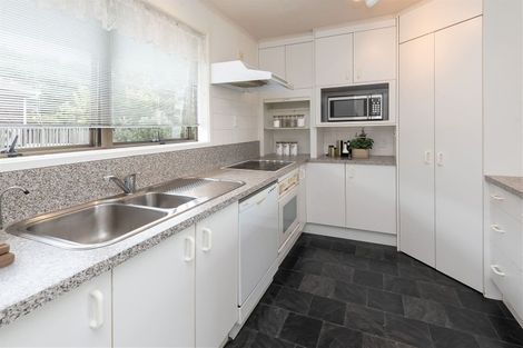 Photo of property in 12 Lewisham Street, Highland Park, Auckland, 2010