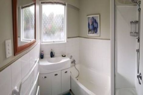 Photo of property in 88 Chivalry Road, Glenfield, Auckland, 0629