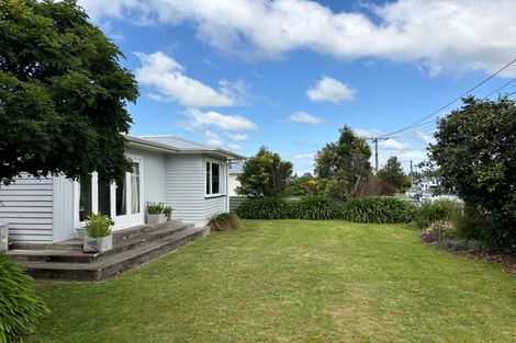 Photo of property in 14 Barrett Place, Carterton, 5713