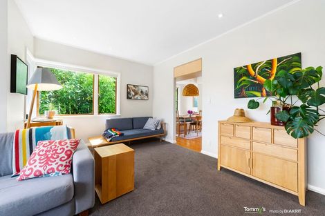 Photo of property in 27 Beacon Hill Road, Strathmore Park, Wellington, 6022