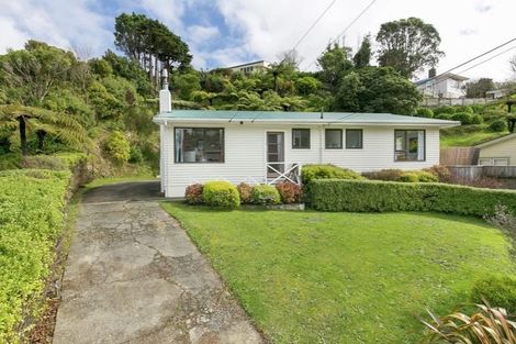 Photo of property in 62 Salford Street, Newlands, Wellington, 6037