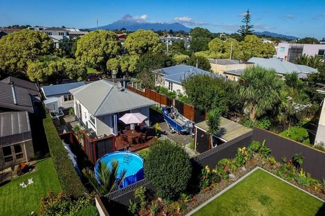 Photo of property in 31 Mclean Street, Strandon, New Plymouth, 4312