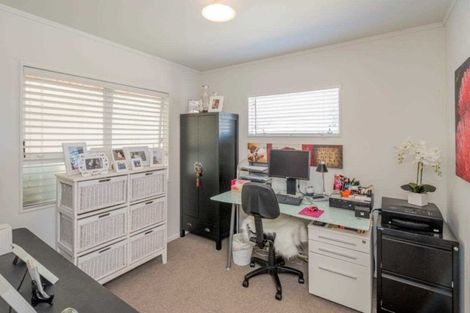 Photo of property in 14a Sussex Street, Levin, 5510