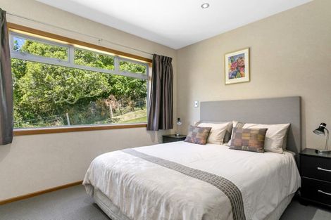 Photo of property in 10 Cameron Drive, Acacia Bay, Taupo, 3385