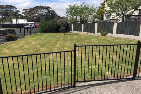 Photo of property in 17 Antonia Place, Bell Block, New Plymouth, 4312