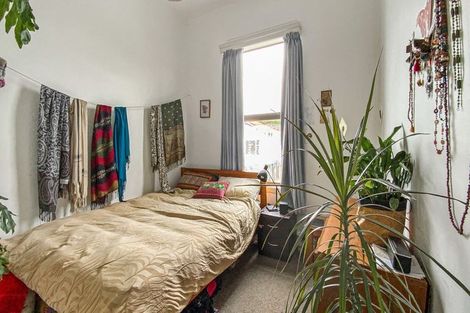 Photo of property in 37 Chilka Street, Berhampore, Wellington, 6023