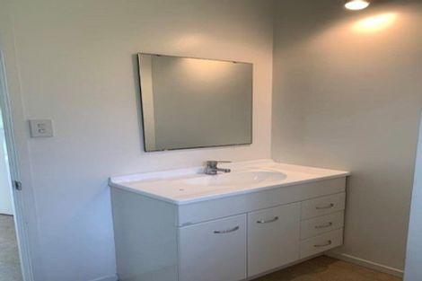 Photo of property in 131 Colwill Road, Massey, Auckland, 0614