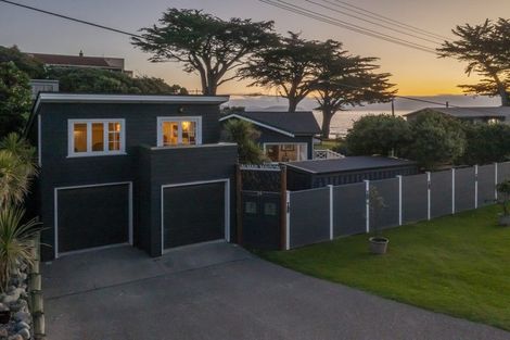 Photo of property in 33 Tainui Street, Raumati Beach, Paraparaumu, 5032