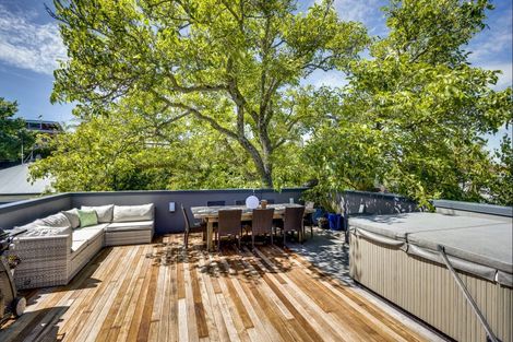 Photo of property in 8 Brewster Street, Bluff Hill, Napier, 4110