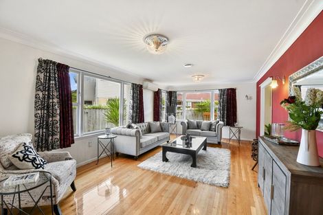 Photo of property in 16 Penruddocke Road, Half Moon Bay, Auckland, 2012