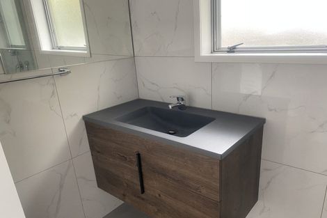 Photo of property in 72 Kirby Street, Glendene, Auckland, 0602