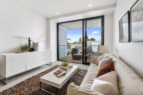 Photo of property in 105/8a Lake Pupuke Drive, Takapuna, Auckland, 0622