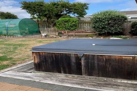 Photo of property in 70 Campbell Avenue, Paraparaumu, 5032