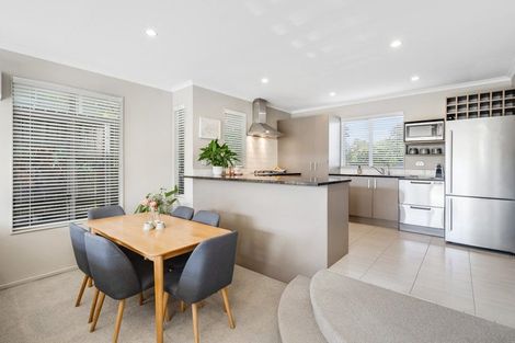 Photo of property in 131 Baverstock Road, Flat Bush, Auckland, 2016