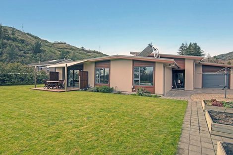 Photo of property in 4 Tussock Place, Stoke, Nelson, 7011