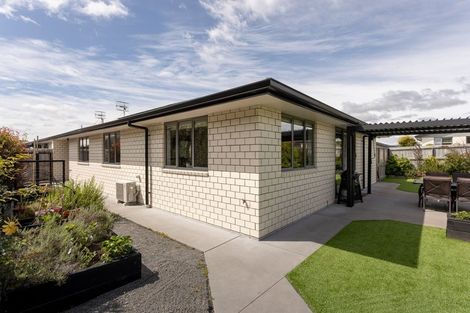 Photo of property in Waterview Estate, 30/4 Greystone Place, Omokoroa, 3114