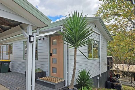 Photo of property in 86a Colwill Road, Massey, Auckland, 0614