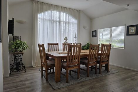 Photo of property in 4/24 Eversleigh Road, Belmont, Auckland, 0622