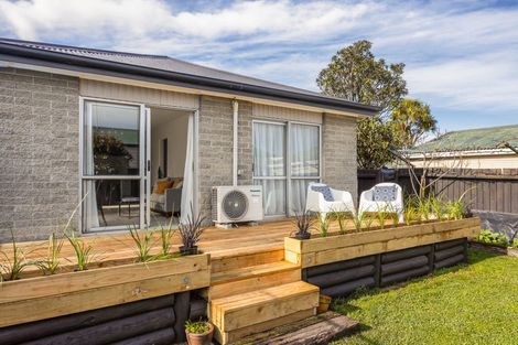 Photo of property in 2/17 Frensham Crescent, Woolston, Christchurch, 8062