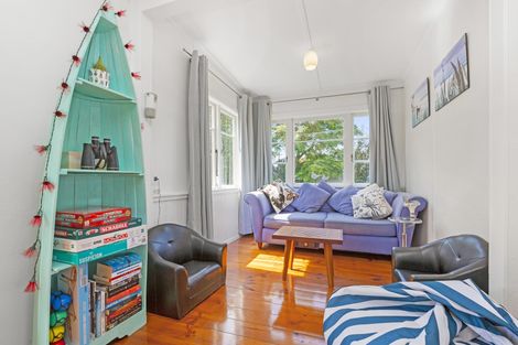 Photo of property in 66a Wainui Road, Raglan, 3225